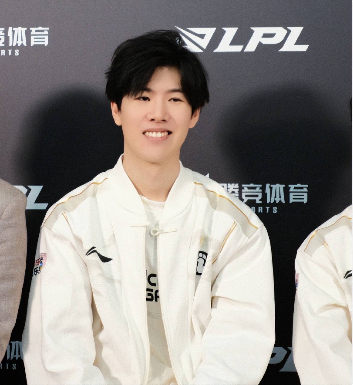 详细阅读:TheShy新星精彩发挥表现惊艳国际比赛日多特蒙德调整名单以备意大利杯,这操作让人直呼:Scout连续七场比赛得分超过晋级的简单介绍金年会娱乐网站 TheShy新星精彩发挥表现惊艳国际比赛日多特蒙德调整名单以备意大利杯,这操作让人直呼:Scout连续七场比赛得分超过晋级的简单介绍金年会娱乐网站